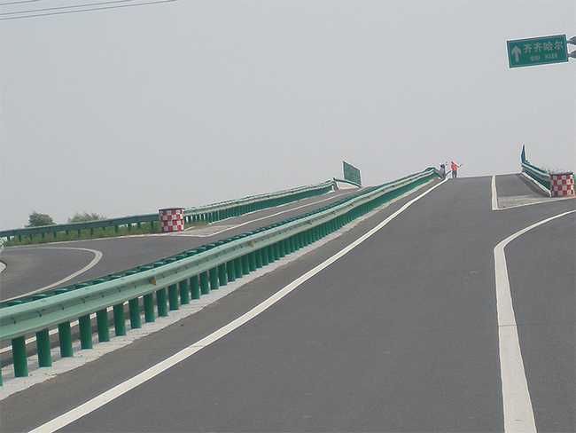 宁波高速公路护栏的材质与规格